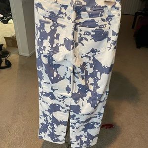 Never worn white splatter jeans